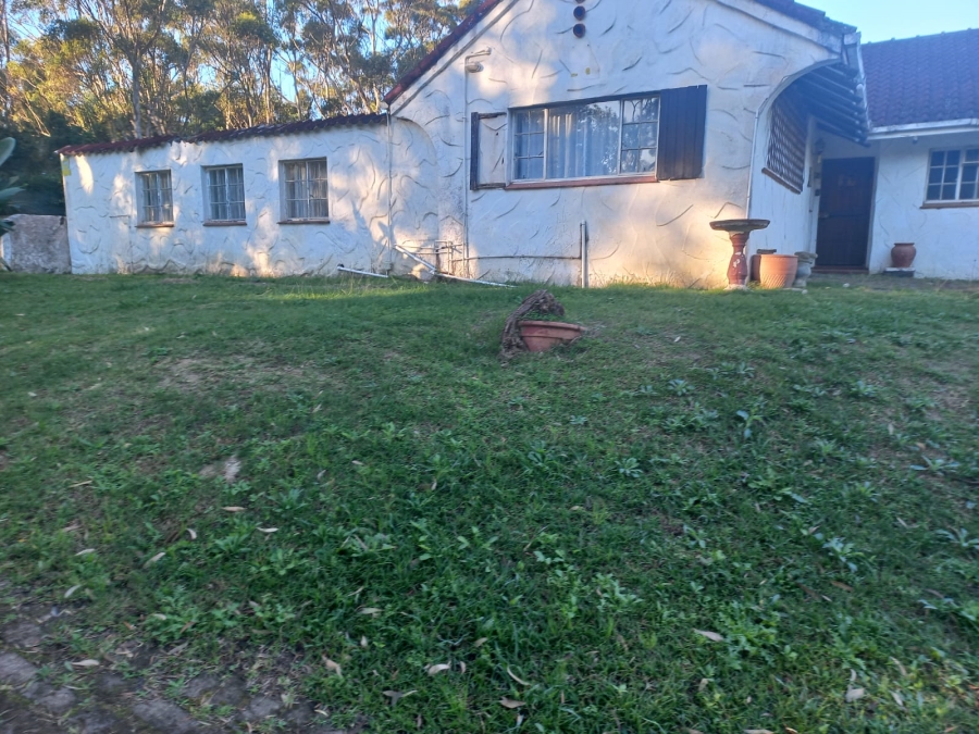 5 Bedroom Property for Sale in Gonubie Eastern Cape